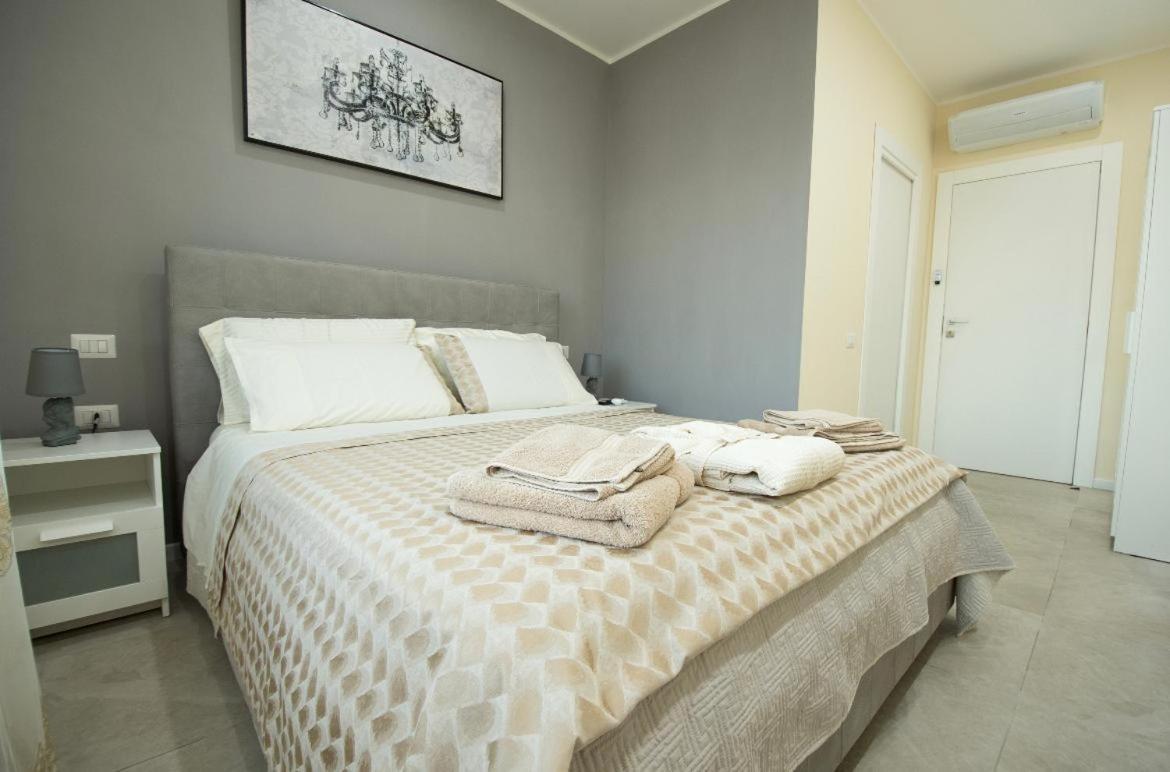 Hotel Via Cino Cagliari Esterno foto
